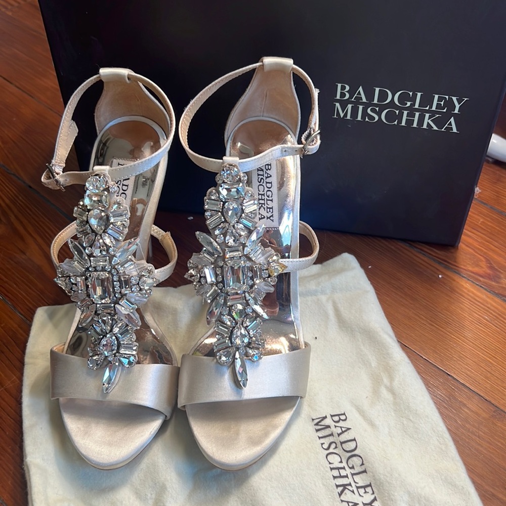 Badgley Mischka Basile heels - bridal, champagne color Sz 6 1/2